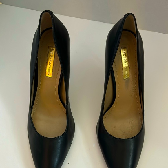BCBGeneration, heals black shoes size 8, some scratch marks on the side. - Picture 1 of 7